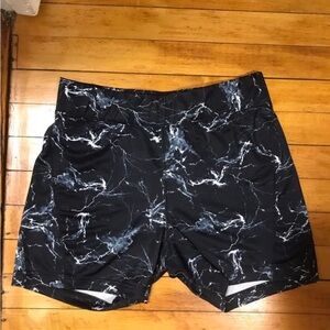 Everlast Women's Black Marble-Print Athletic Shorts